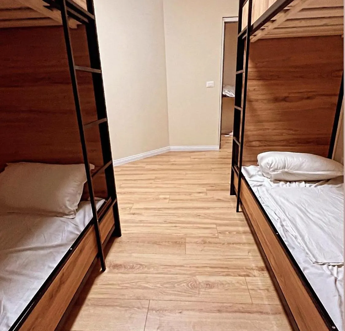 Hostel Chilli Tiran 0*,